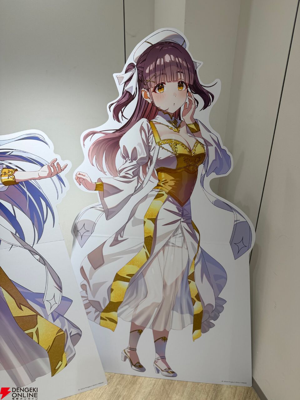 アイドリープライド』広々した会場に並ぶ描き下ろし衣装パネル、ライブ