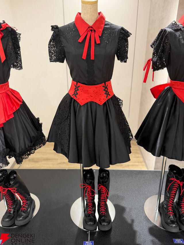 『アイドリープライド』広々した会場に並ぶ描き下ろし衣装パネル、ライブ衣装展示が壮観で眼福！ グッズ展示に物欲がそそられた“POP UP STORE～Stylish Choir～”フォトレポート【ことめぐのアイプラ日記#10】
