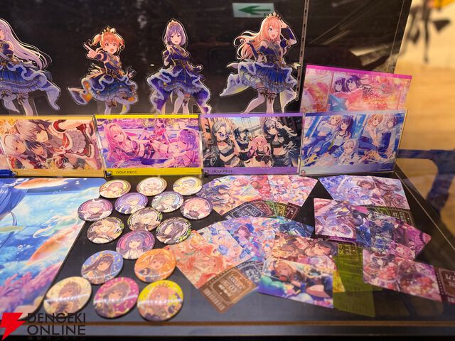 『アイドリープライド』広々した会場に並ぶ描き下ろし衣装パネル、ライブ衣装展示が壮観で眼福！ グッズ展示に物欲がそそられた“POP UP STORE～Stylish Choir～”フォトレポート【ことめぐのアイプラ日記#10】