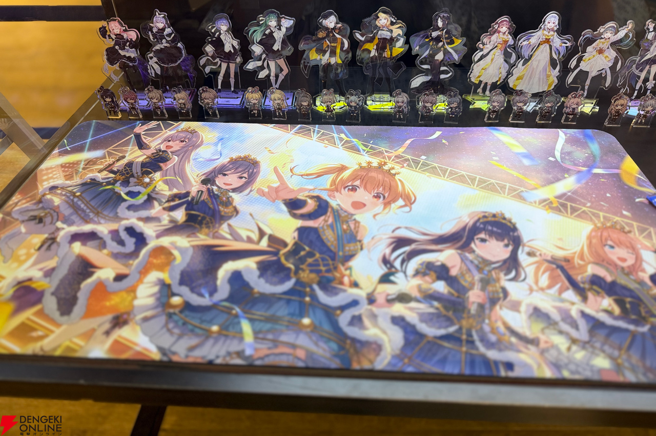 『アイドリープライド』広々した会場に並ぶ描き下ろし衣装パネル、ライブ衣装展示が壮観で眼福！ グッズ展示に物欲がそそられた“POP UP STORE～Stylish Choir～”フォトレポート【ことめぐのアイプラ日記#10】