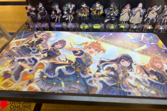 『アイドリープライド』広々した会場に並ぶ描き下ろし衣装パネル、ライブ衣装展示が壮観で眼福！ グッズ展示に物欲がそそられた“POP UP STORE～Stylish Choir～”フォトレポート【ことめぐのアイプラ日記#10】