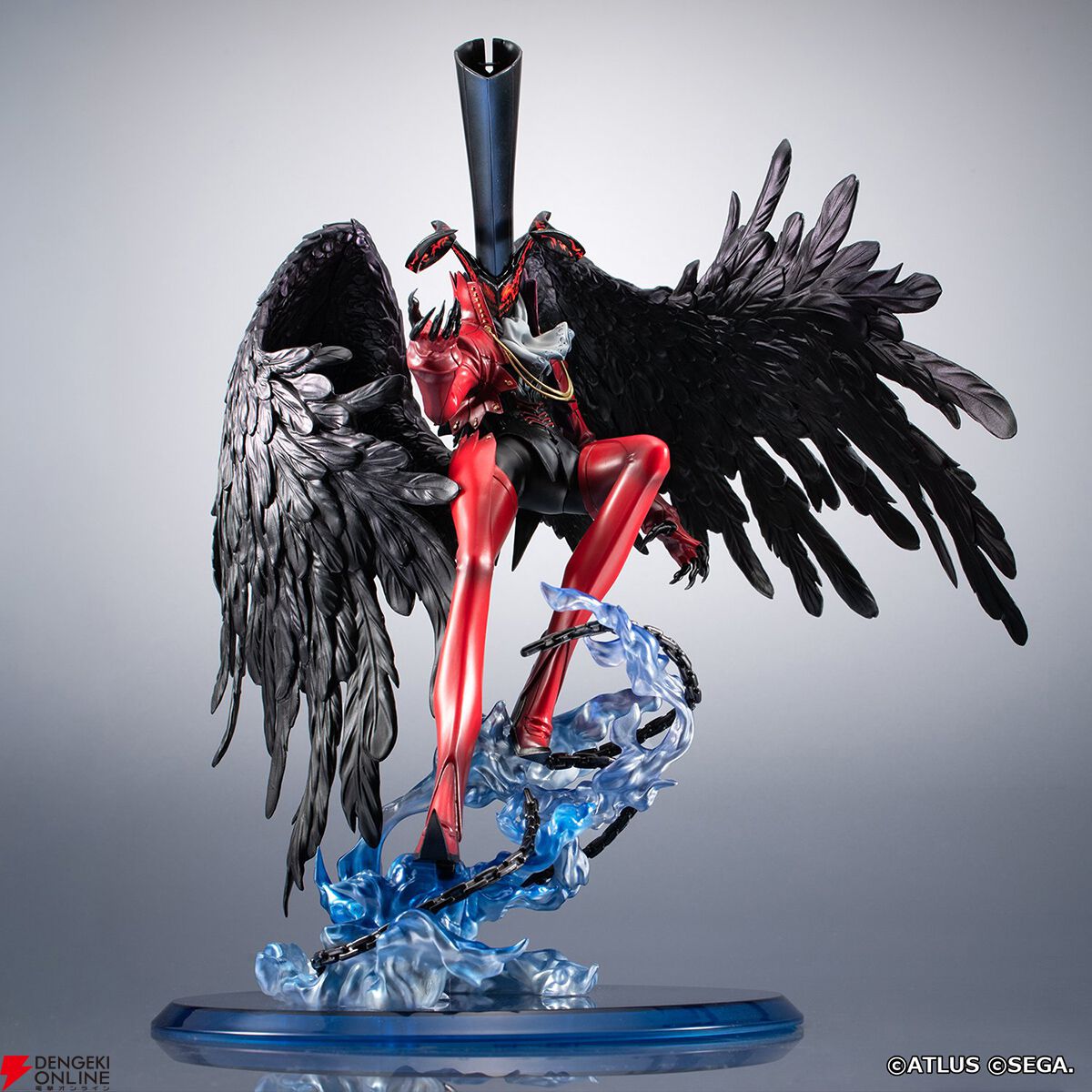 ペルソナ5』アルセーヌの大迫力フィギュアがクリア台座の特別仕様で
