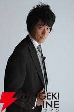 『朱⾊の仮⾯』
