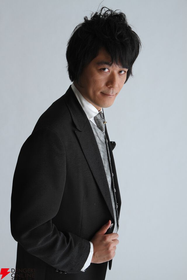 『朱⾊の仮⾯』