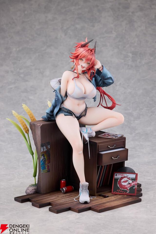 『勝利の女神：NIKKE』フィギュア“レッドフード：レトロデイズ”は再現された台座も見どころ。タペストリー付きの豪華版も予約受付中