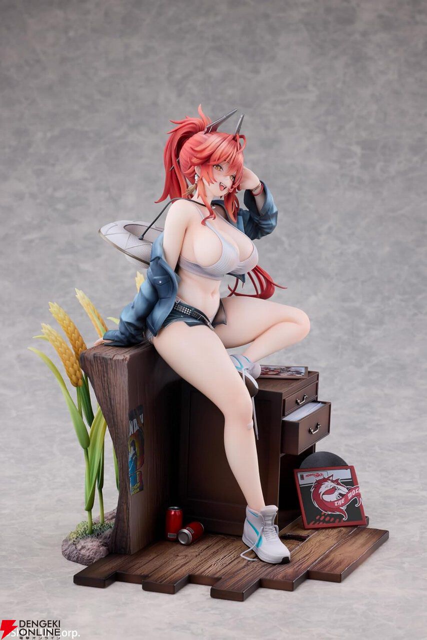 『勝利の女神：NIKKE』フィギュア“レッドフード：レトロデイズ”は再現された台座も見どころ。タペストリー付きの豪華版も予約受付中