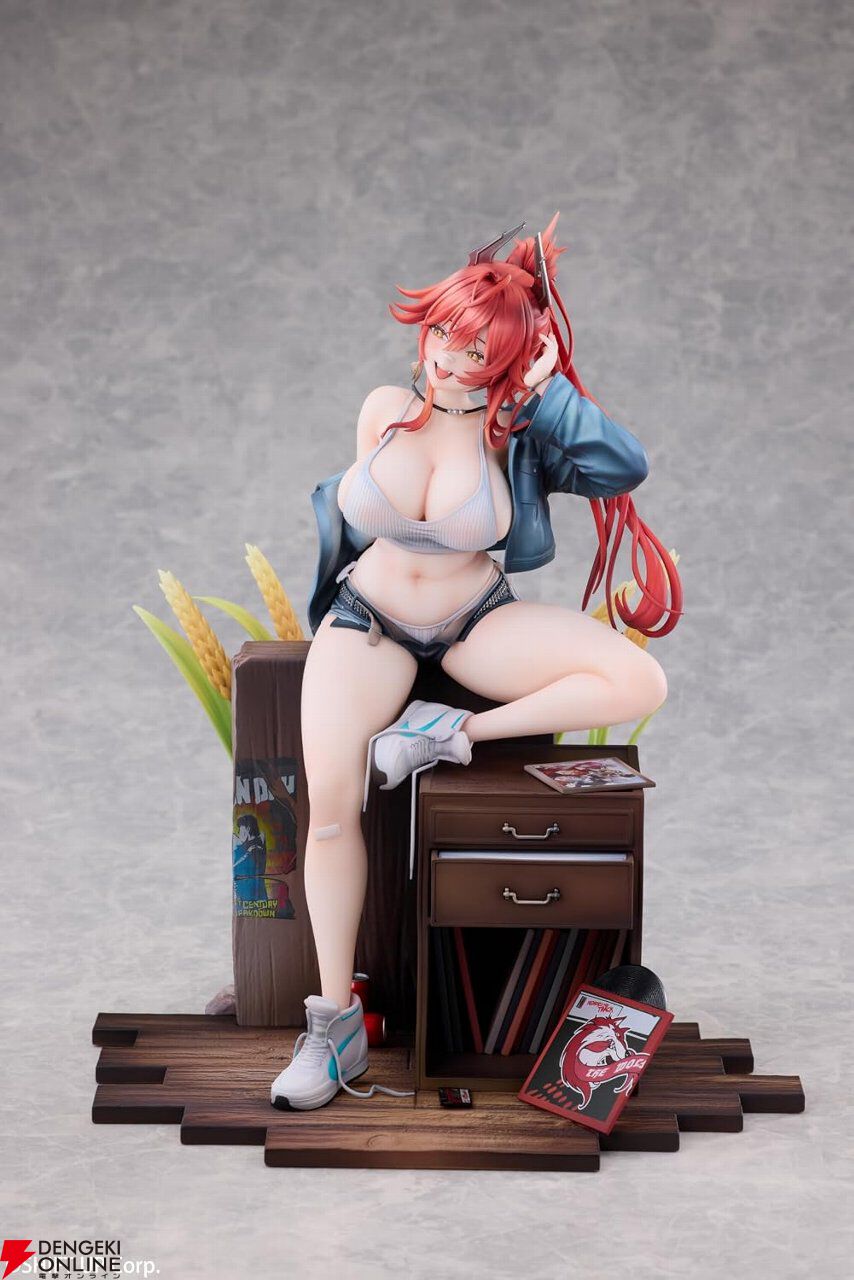 『勝利の女神：NIKKE』フィギュア“レッドフード：レトロデイズ”は再現された台座も見どころ。タペストリー付きの豪華版も予約受付中