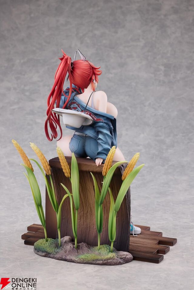 『勝利の女神：NIKKE』フィギュア“レッドフード：レトロデイズ”は再現された台座も見どころ。タペストリー付きの豪華版も予約受付中
