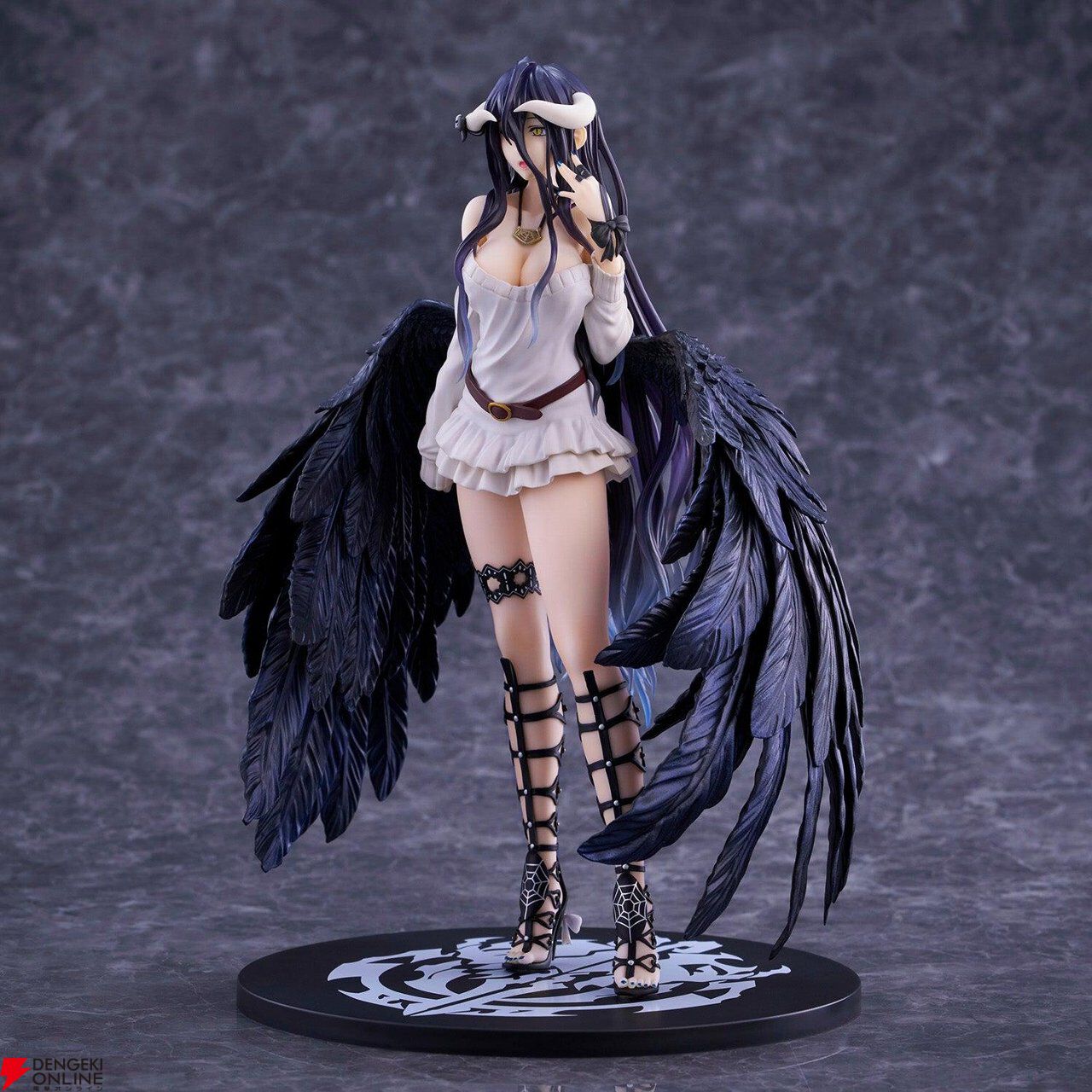 『オーバーロード』私服姿のアルベドのフィギュアが約40％オフ。台座へのギルドマーク印刷などが行われた限定カラー版【楽天スーパーセール】