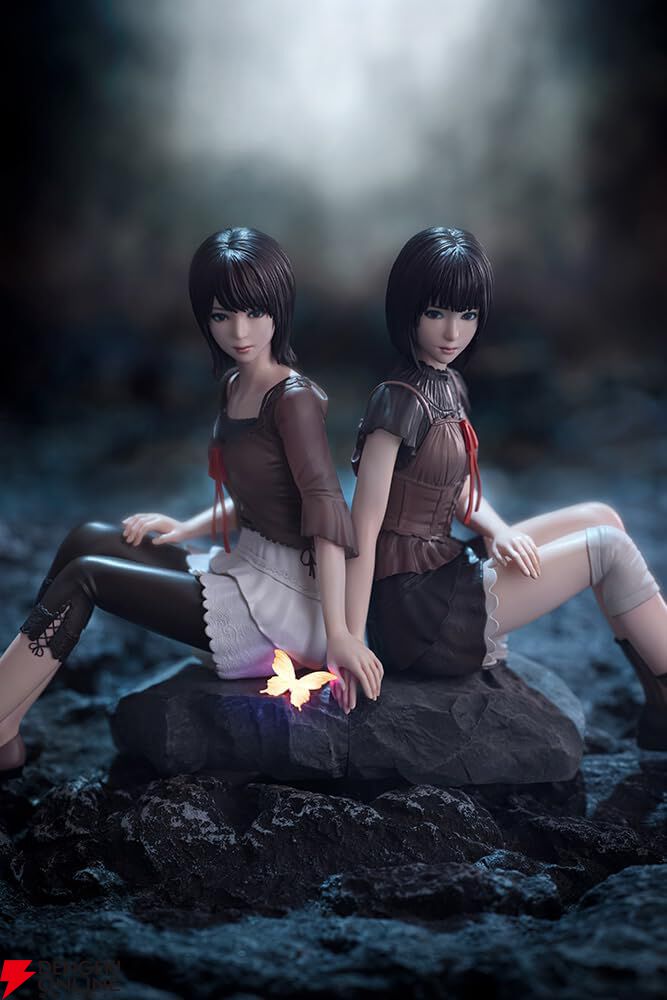『零 紅い蝶』天倉 澪&繭のフィギュアはキービジュアルをイメージ。発光する紅い蝶や射影機も付属