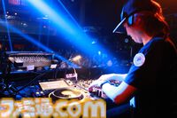 『リッジレーサー』30周年記念DJイベントのライブ音源CDが発売決定。CD5枚組で4時間以上のDJプレイを余すことなく収録