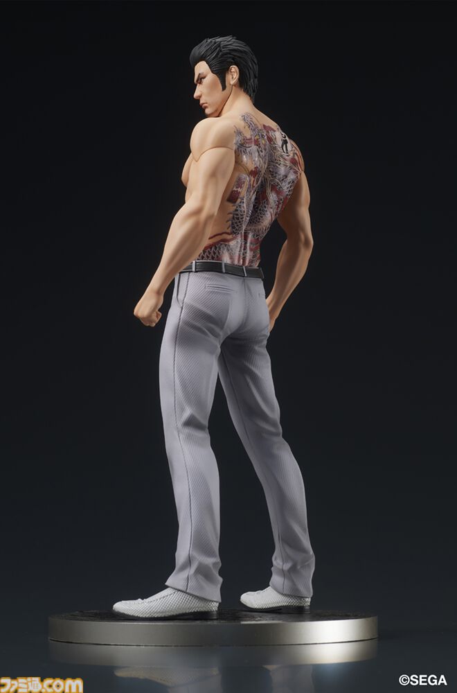 (即日発送！)龍が如く 桐生一馬 真島吾朗 春日一番フィギュア限定特典付き 龍が如く』真島吾朗、桐生一馬、春日一番のフィギュアがキャラアニ