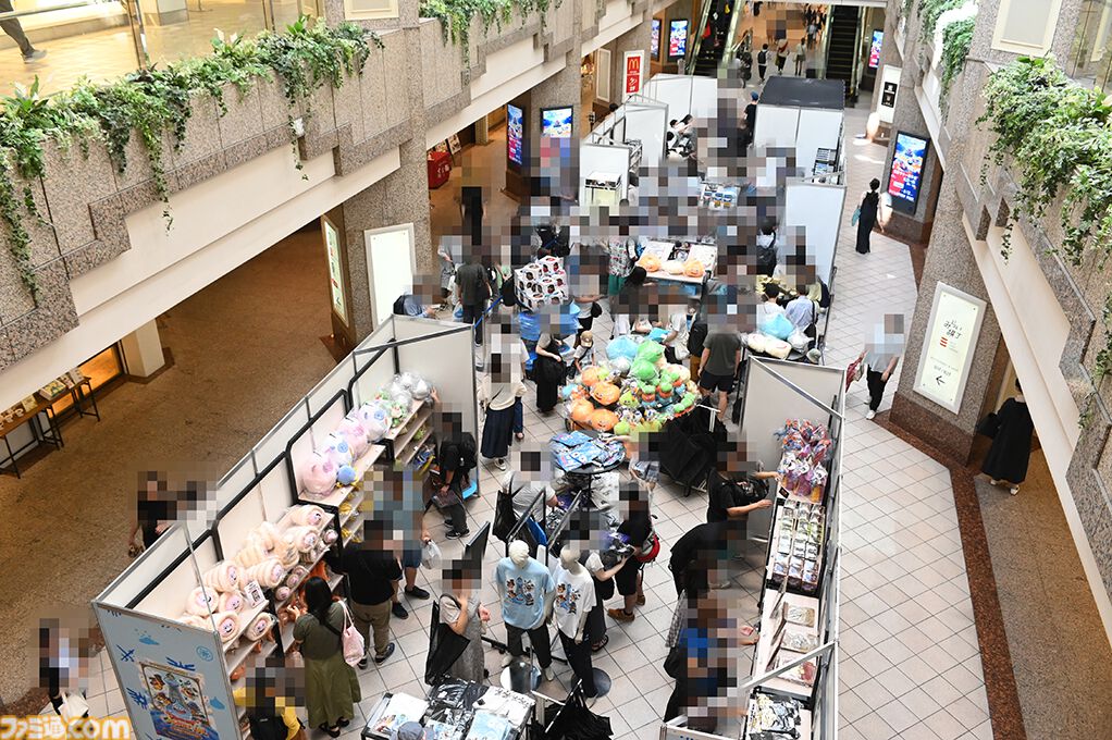 巨大スライムが横浜に出現！ はぐれメタルがパンケーキに!? “ドラゴンクエストカーニバル in 横浜・みなとみらい”真夏の大冒険をリポート