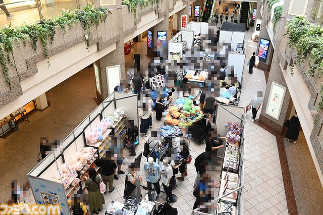 巨大スライムが横浜に出現！ はぐれメタルがパンケーキに!? “ドラゴンクエストカーニバル in 横浜・みなとみらい”真夏の大冒険をリポート