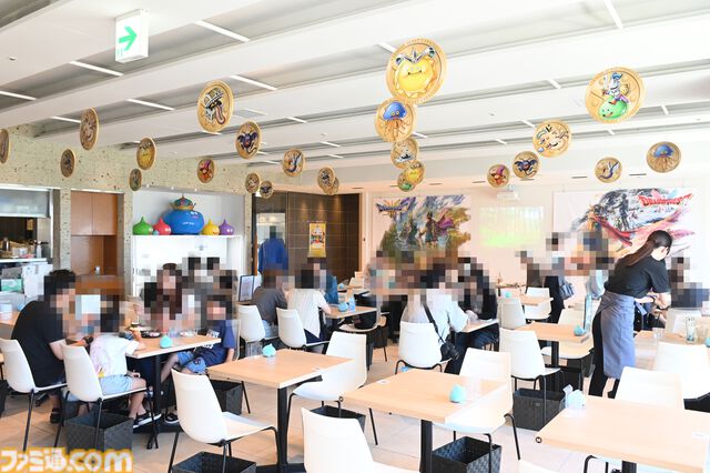 巨大スライムが横浜に出現！ はぐれメタルがパンケーキに!? “ドラゴンクエストカーニバル in 横浜・みなとみらい”真夏の大冒険をリポート