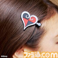 『キングダム ハーツ』シリーズ、ハロウィンタウンモチーフのヘアクリップセットと缶型グラスが登場。ヘアクリップセットが10月3日、缶型グラスが9月28日発売予定