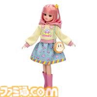 『星のカービィ』とリカちゃんのコラボ人形が予約開始。カービィ尽くしのにぎやかドレスやピンクヘアがキュート。ワドルディのミニバッグがアクセントに