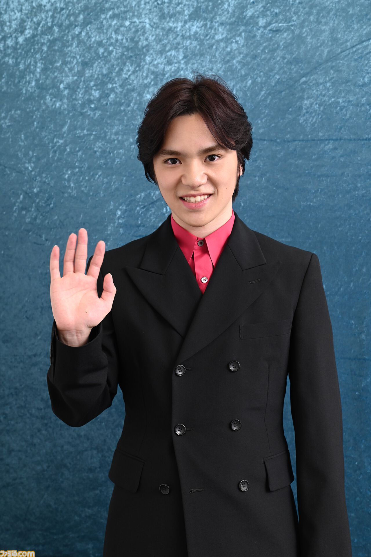 『ワンピース・オン・アイス』宇野昌磨さんとゲーマー4人がきゃっきゃする記事。殴る蹴るには物理法則が邪魔