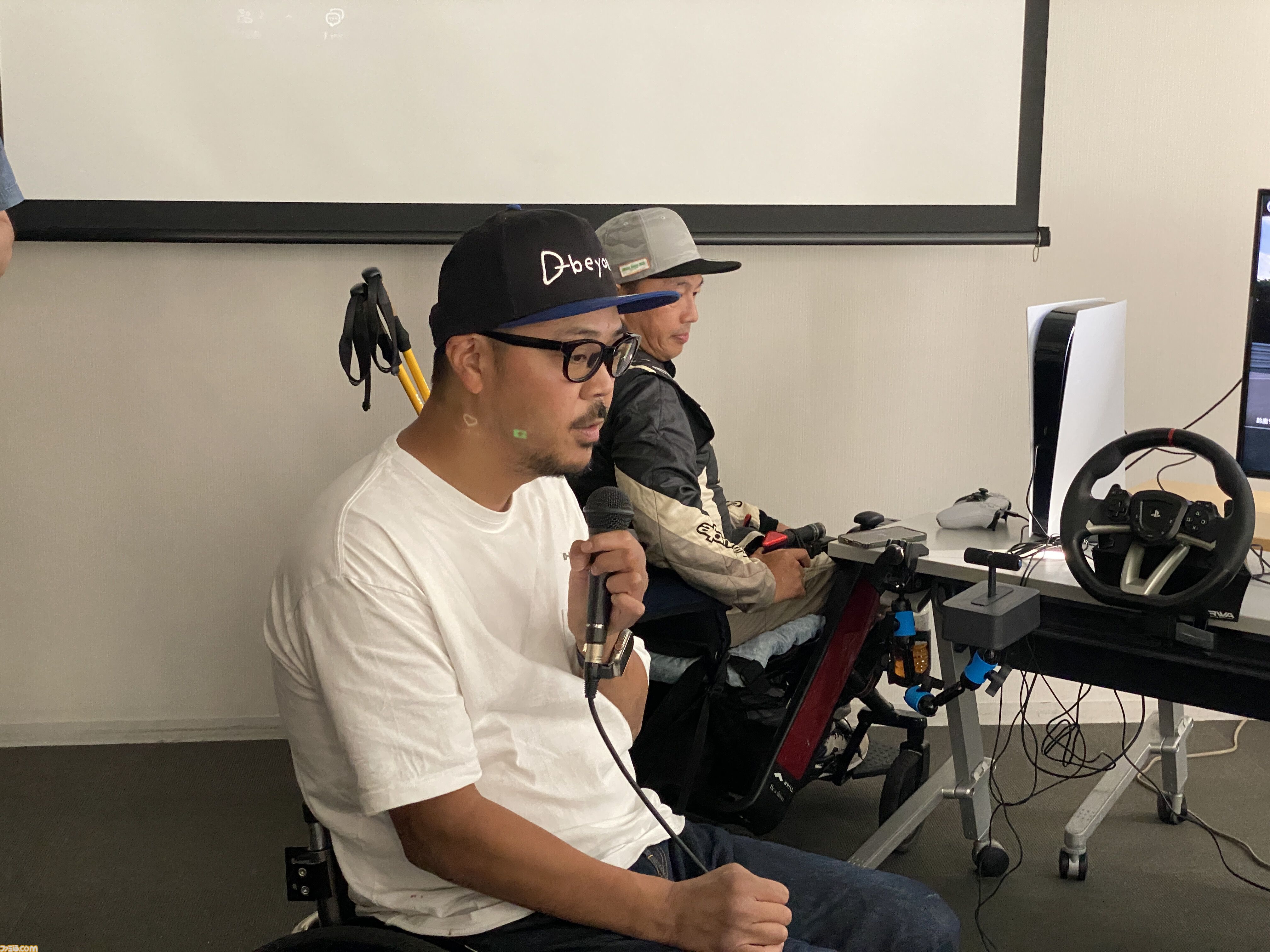 選手全員車いすのeスポーツチーム誕生。元レーサー、元パラリンピック選手、障害者用支援ツール制作会社の広報。異色の経歴を持つメンバーが『グランツーリスモ5』で爆走