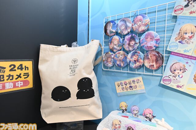 『ヘブバン』第3弾コラボカフェリポート。プロモーションムービーに心を揺さぶられながら夏らしい料理を満喫！ 水着キャラクターが店内を彩る