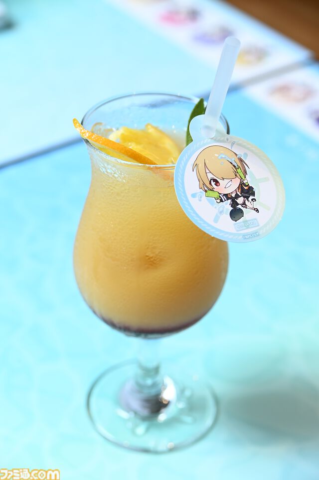 『ヘブバン』第3弾コラボカフェリポート。プロモーションムービーに心を揺さぶられながら夏らしい料理を満喫！ 水着キャラクターが店内を彩る