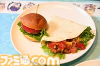 『ヘブバン』第3弾コラボカフェリポート。プロモーションムービーに心を揺さぶられながら夏らしい料理を満喫！ 水着キャラクターが店内を彩る