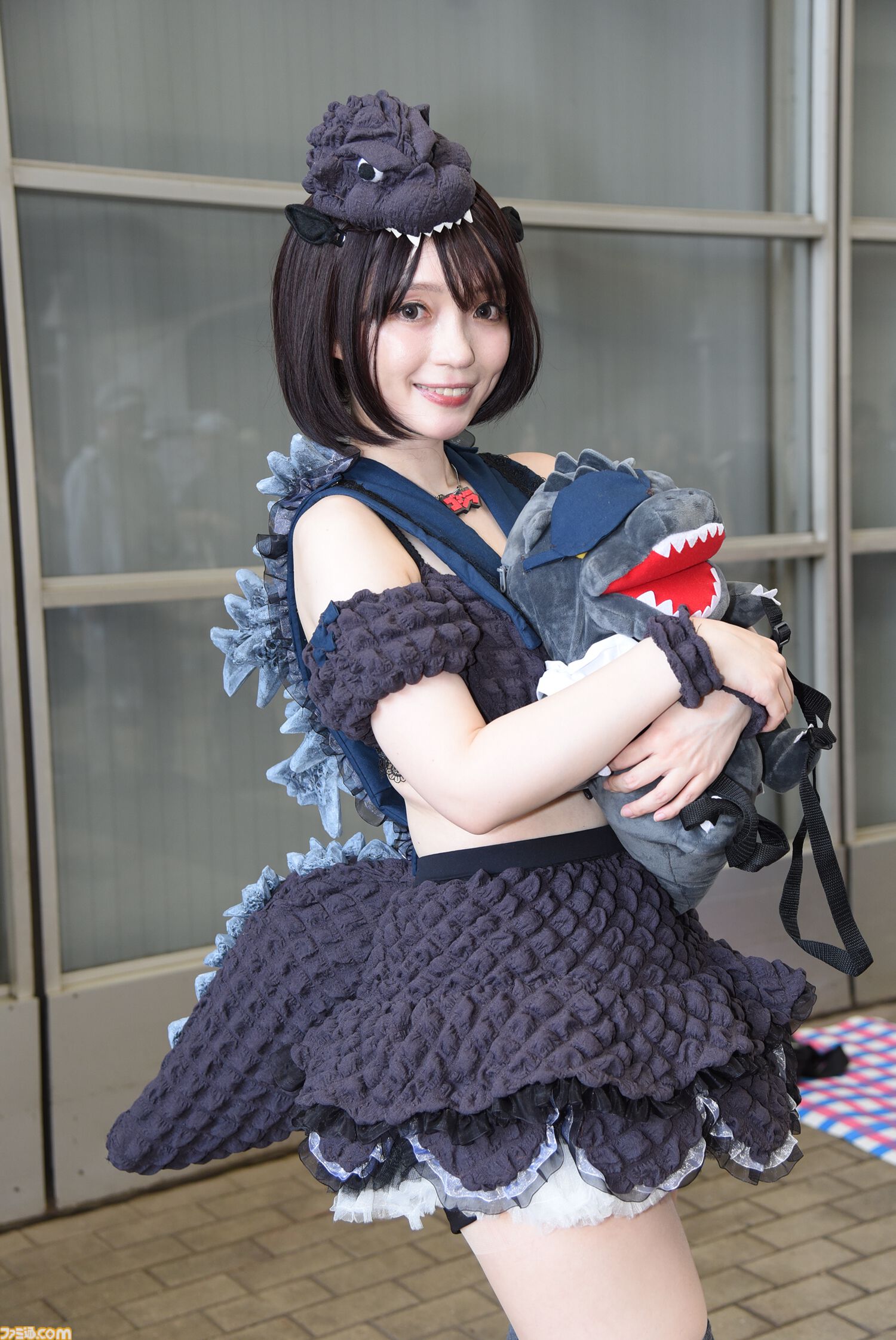 コミケ前にワンフェスのコスプレをどうぞ。『ゼンゼロ』から『キン肉マン』まで勢ぞろい！『ブルアカ』×『北斗の拳』トキの共演も熱い