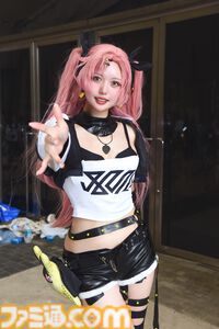 コミケ前にワンフェスのコスプレをどうぞ。『ゼンゼロ』から『キン肉マン』まで勢ぞろい！『ブルアカ』×『北斗の拳』トキの共演も熱い