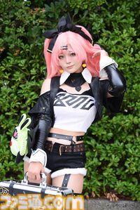 コミケ前にワンフェスのコスプレをどうぞ。『ゼンゼロ』から『キン肉マン』まで勢ぞろい！『ブルアカ』×『北斗の拳』トキの共演も熱い