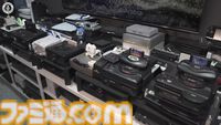 “1台のテレビに444台のゲーム機を接続”したゲームコレクターがギネス世界記録に認定。スイッチャーを切り替えれば、ありとあらゆるゲームが遊べる