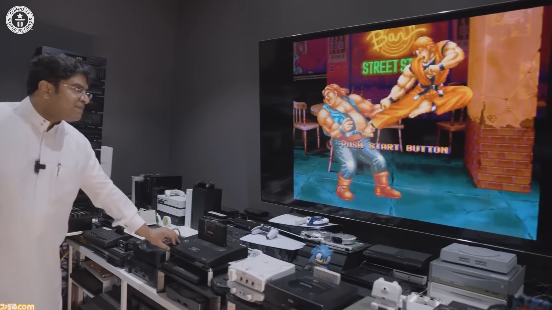 1台のテレビに444台のゲーム機を接続”したゲームコレクターが