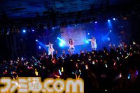 『学マス』デビューライブツアー“初声公演”（大阪）リポート。手毬のチワワな一面がのぞくキュートな楽曲や、ことねによる等身大のラブソングをサプライズ披露！
