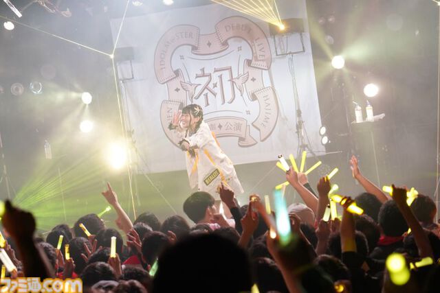 『学マス』デビューライブツアー“初声公演”（大阪）リポート。手毬のチワワな一面がのぞくキュートな楽曲や、ことねによる等身大のラブソングをサプライズ披露！