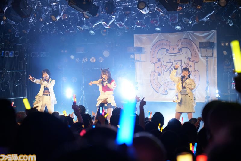 『学マス』デビューライブツアー“初声公演”（大阪）リポート。手毬のチワワな一面がのぞくキュートな楽曲や、ことねによる等身大のラブソングをサプライズ披露！