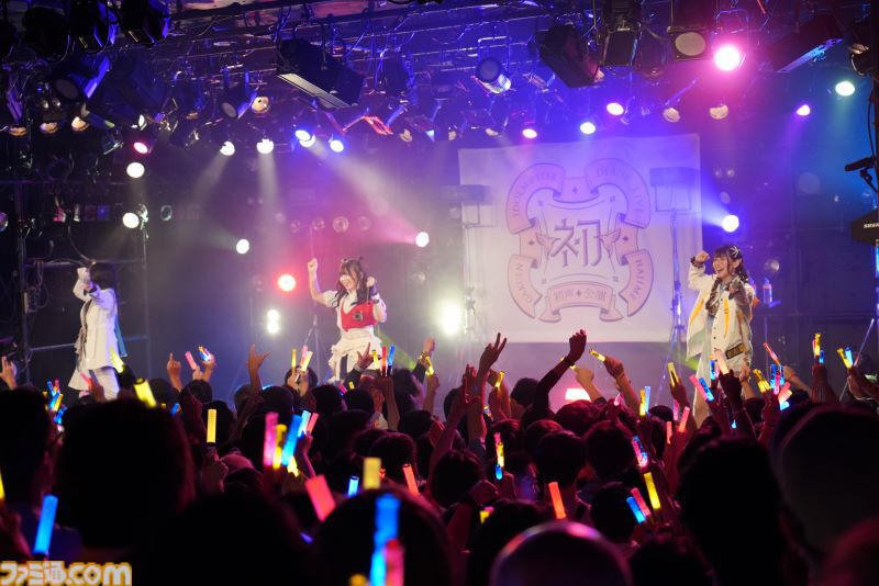『学マス』デビューライブツアー“初声公演”（大阪）リポート。手毬のチワワな一面がのぞくキュートな楽曲や、ことねによる等身大のラブソングをサプライズ披露！