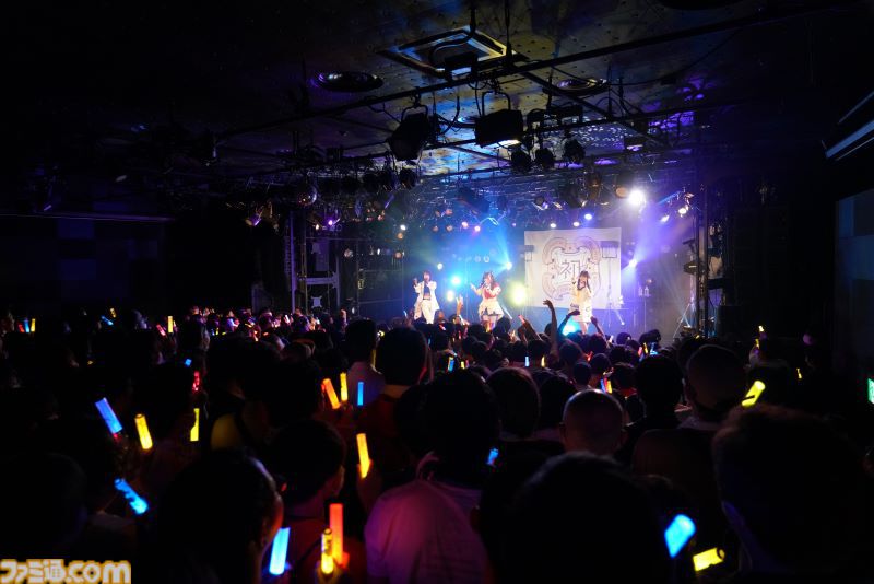 『学マス』デビューライブツアー“初声公演”（大阪）リポート。手毬のチワワな一面がのぞくキュートな楽曲や、ことねによる等身大のラブソングをサプライズ披露！