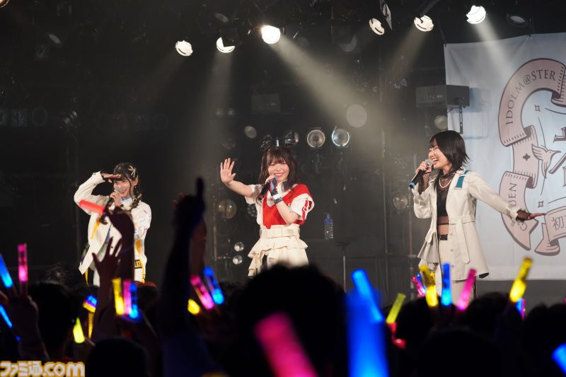 『学マス』デビューライブツアー“初声公演”（大阪）リポート。手毬のチワワな一面がのぞくキュートな楽曲や、ことねによる等身大のラブソングをサプライズ披露！
