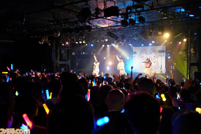 『学マス』デビューライブツアー“初声公演”（大阪）リポート。手毬のチワワな一面がのぞくキュートな楽曲や、ことねによる等身大のラブソングをサプライズ披露！