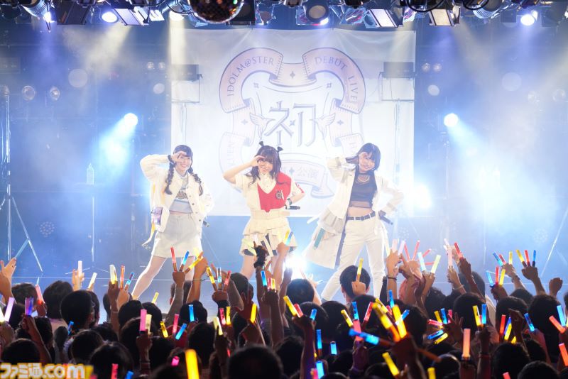 『学マス』デビューライブツアー“初声公演”（大阪）リポート。手毬のチワワな一面がのぞくキュートな楽曲や、ことねによる等身大のラブソングをサプライズ披露！