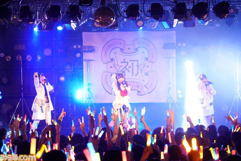 『学マス』デビューライブツアー“初声公演”（大阪）リポート。手毬のチワワな一面がのぞくキュートな楽曲や、ことねによる等身大のラブソングをサプライズ披露！