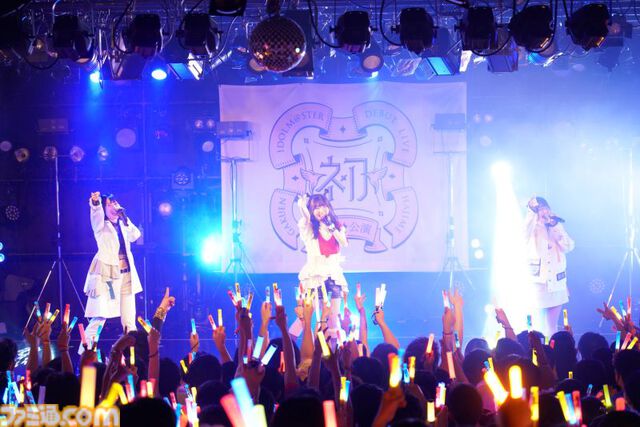 『学マス』デビューライブツアー“初声公演”（大阪）リポート。手毬のチワワな一面がのぞくキュートな楽曲や、ことねによる等身大のラブソングをサプライズ披露！