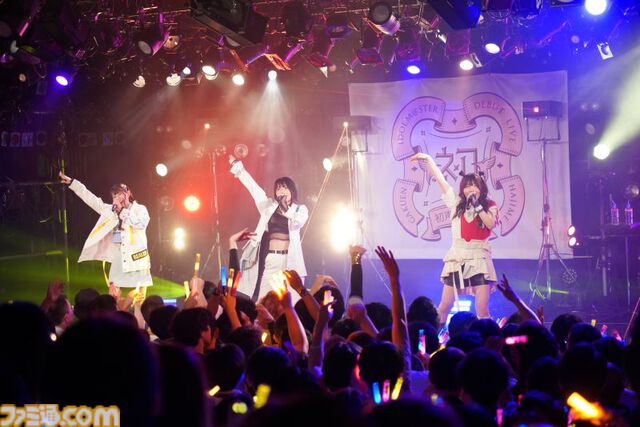 『学マス』デビューライブツアー“初声公演”（大阪）リポート。手毬のチワワな一面がのぞくキュートな楽曲や、ことねによる等身大のラブソングをサプライズ披露！