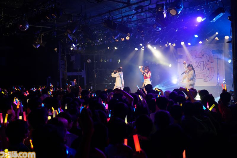 『学マス』デビューライブツアー“初声公演”（大阪）リポート。手毬のチワワな一面がのぞくキュートな楽曲や、ことねによる等身大のラブソングをサプライズ披露！