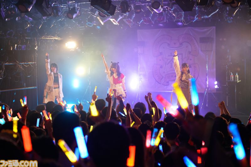 『学マス』デビューライブツアー“初声公演”（大阪）リポート。手毬のチワワな一面がのぞくキュートな楽曲や、ことねによる等身大のラブソングをサプライズ披露！