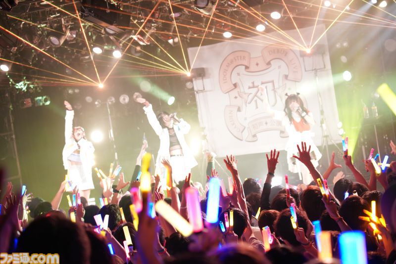 『学マス』デビューライブツアー“初声公演”（大阪）リポート。手毬のチワワな一面がのぞくキュートな楽曲や、ことねによる等身大のラブソングをサプライズ披露！