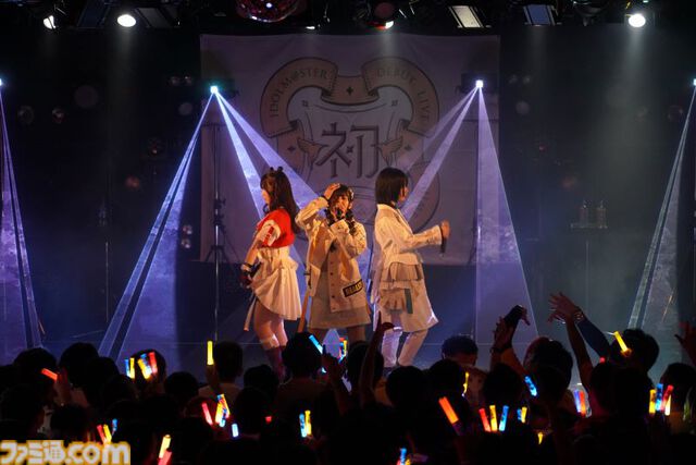 『学マス』デビューライブツアー“初声公演”（大阪）リポート。手毬のチワワな一面がのぞくキュートな楽曲や、ことねによる等身大のラブソングをサプライズ披露！
