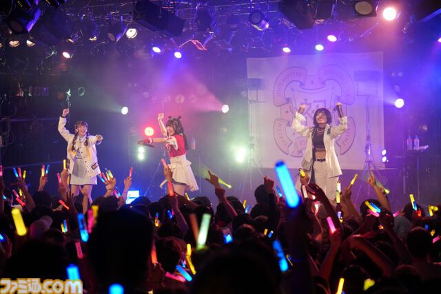 『学マス』デビューライブツアー“初声公演”（大阪）リポート。手毬のチワワな一面がのぞくキュートな楽曲や、ことねによる等身大のラブソングをサプライズ披露！