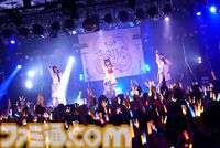 『学マス』デビューライブツアー“初声公演”（大阪）リポート。手毬のチワワな一面がのぞくキュートな楽曲や、ことねによる等身大のラブソングをサプライズ披露！