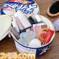 おなじみのアイス“スーパーカップ”がポーチに。ストラップ付きでどこでも持ち運べる。Amazonや楽天で予約受付中【本物そっくり】