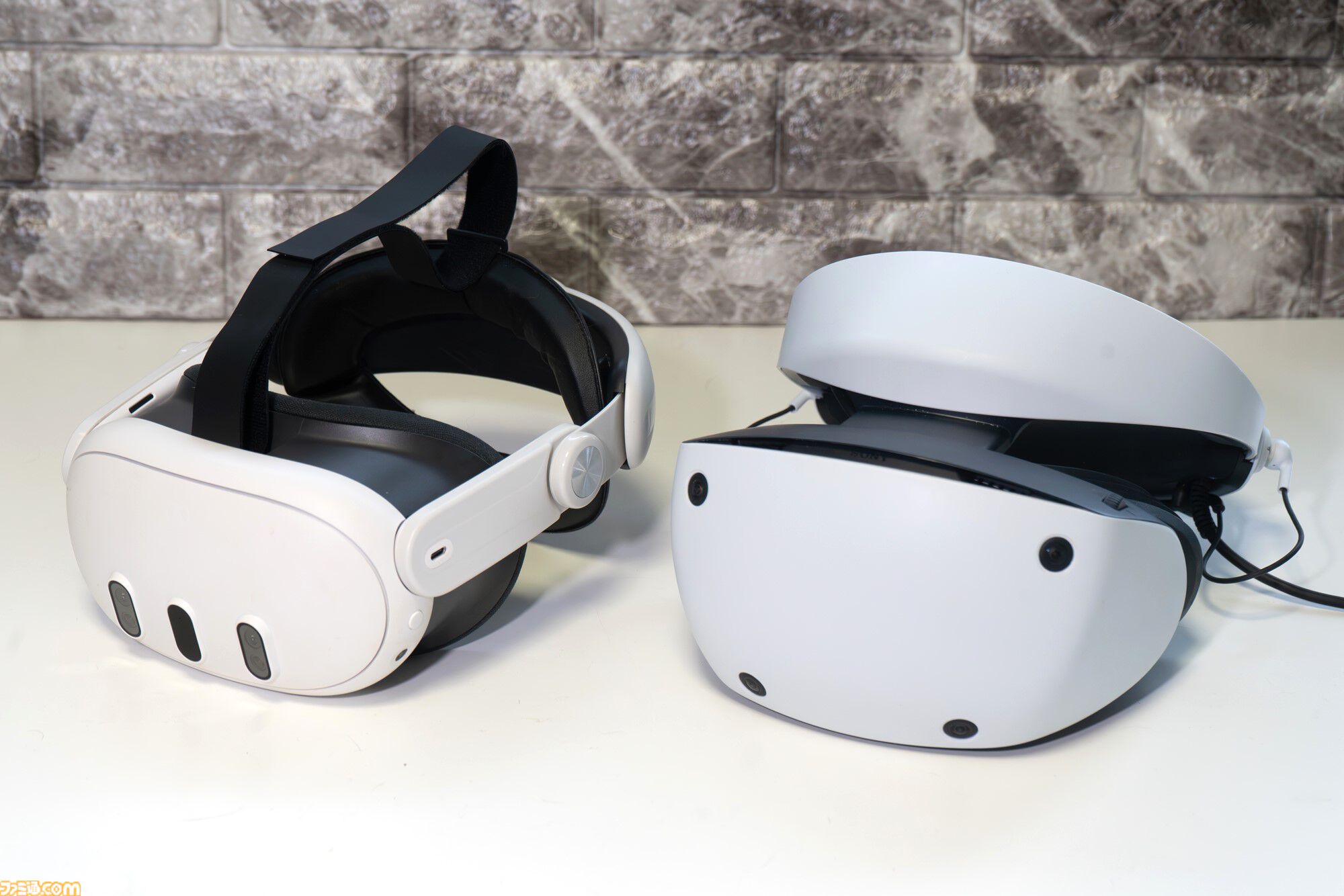 PS VR2をPCに接続、純正アダプターを試す。有機ELだから『VRChat』が超美麗、アクションゲームもいい感じ